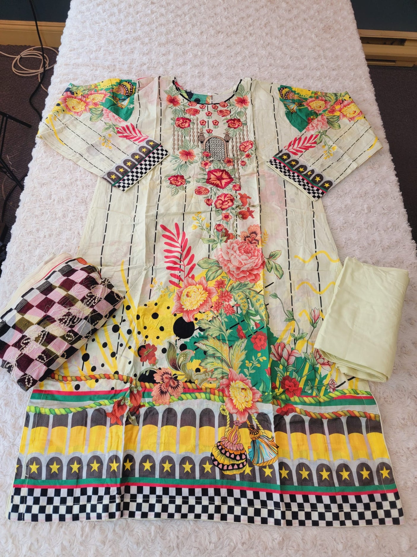 Pakistani Stitched lawn Embroidered Salwar kameez ready to ship