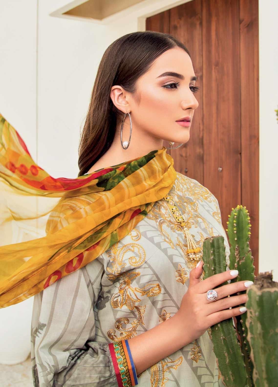 Iznik Embroidered Lawn 100% Original